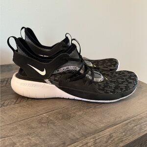 Nike Flex Natural Motion Sneaker